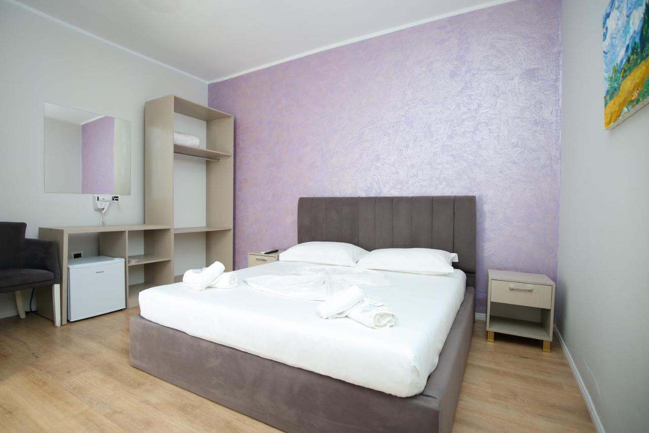 Juar Hotel Vlorë Buitenkant foto